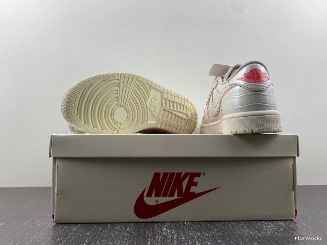 Scott OG Low Air Jordan 1 Travis DM7866-601 x 0810
